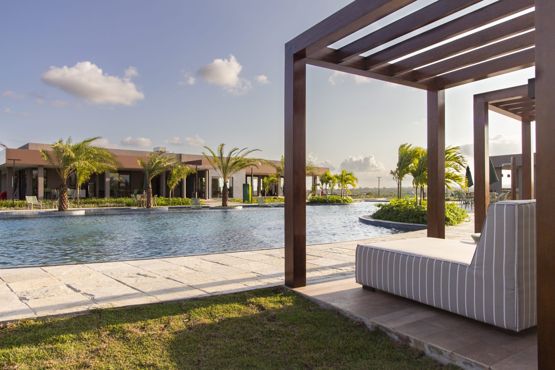 Piscina do clube do Condomínio Oásis Home Park